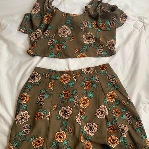 Gray floral two-piece crop top and short set